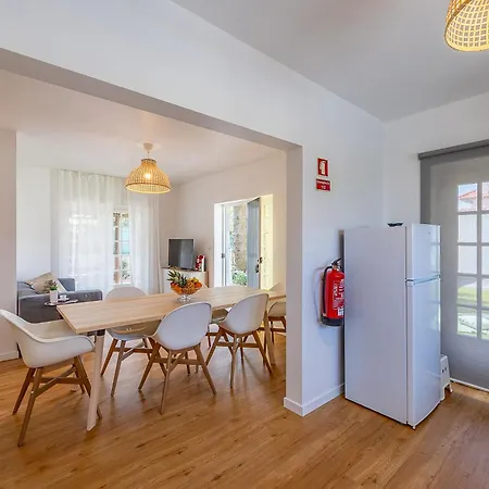 Casa Da Vigia - Santa Cruz - Casa Com Jardim A 4 Min Da *