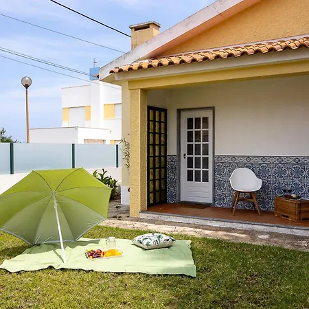 Casa Da Vigia-casa Com Jardim A 4 Min Da بيت للعطل أدوس كونهادوس
