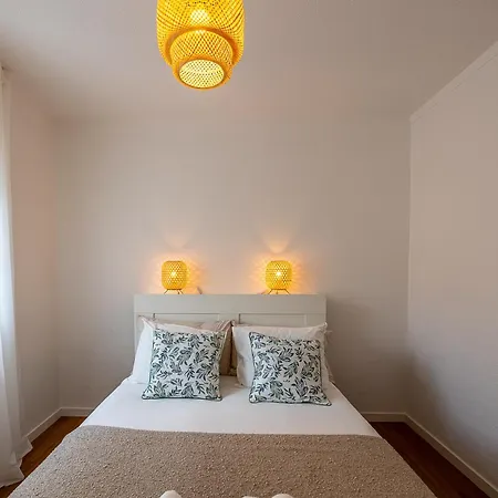 Casa Da Vigia-casa Com Jardim A 4 Min Da