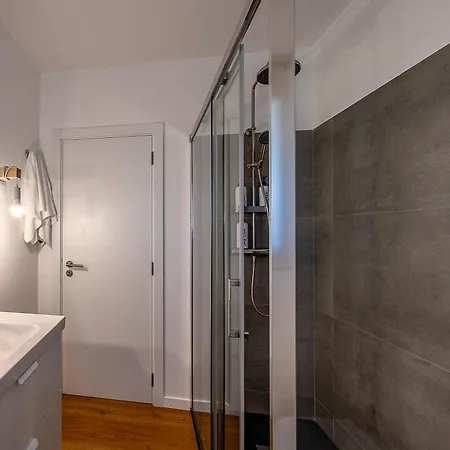 Casa Da Vigia-casa Com Jardim A 4 Min Da بيت للعطل أدوس كونهادوس