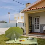 Сasa de vacaciones Casa Da Vigia - Santa Cruz - Casa Com Jardim A 4 Min Da A dos Cunhados