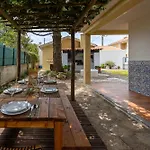 Сasa de vacaciones Casa Da Vigia - Santa Cruz - Casa Com Jardim A 4 Min Da