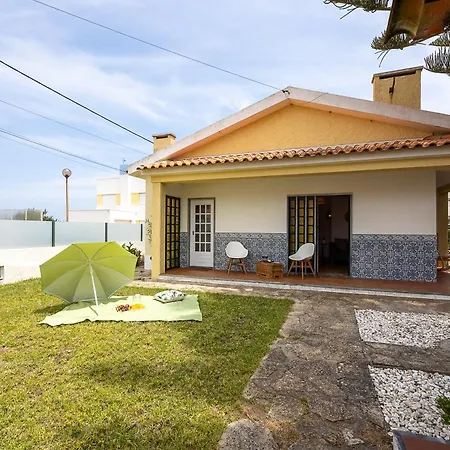 Casa Da Vigia-casa Com Jardim A 4 Min Da A dos Cunhados