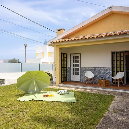 Casa Da Vigia - Santa Cruz - Casa Com Jardim A 4 Min Da *