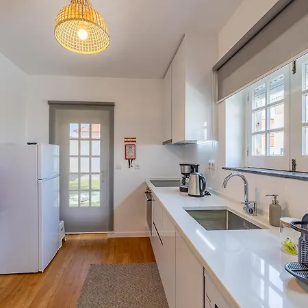 Casa Da Vigia-casa Com Jardim A 4 Min Da * A dos Cunhados