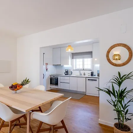 Casa Da Vigia-casa Com Jardim A 4 Min Da